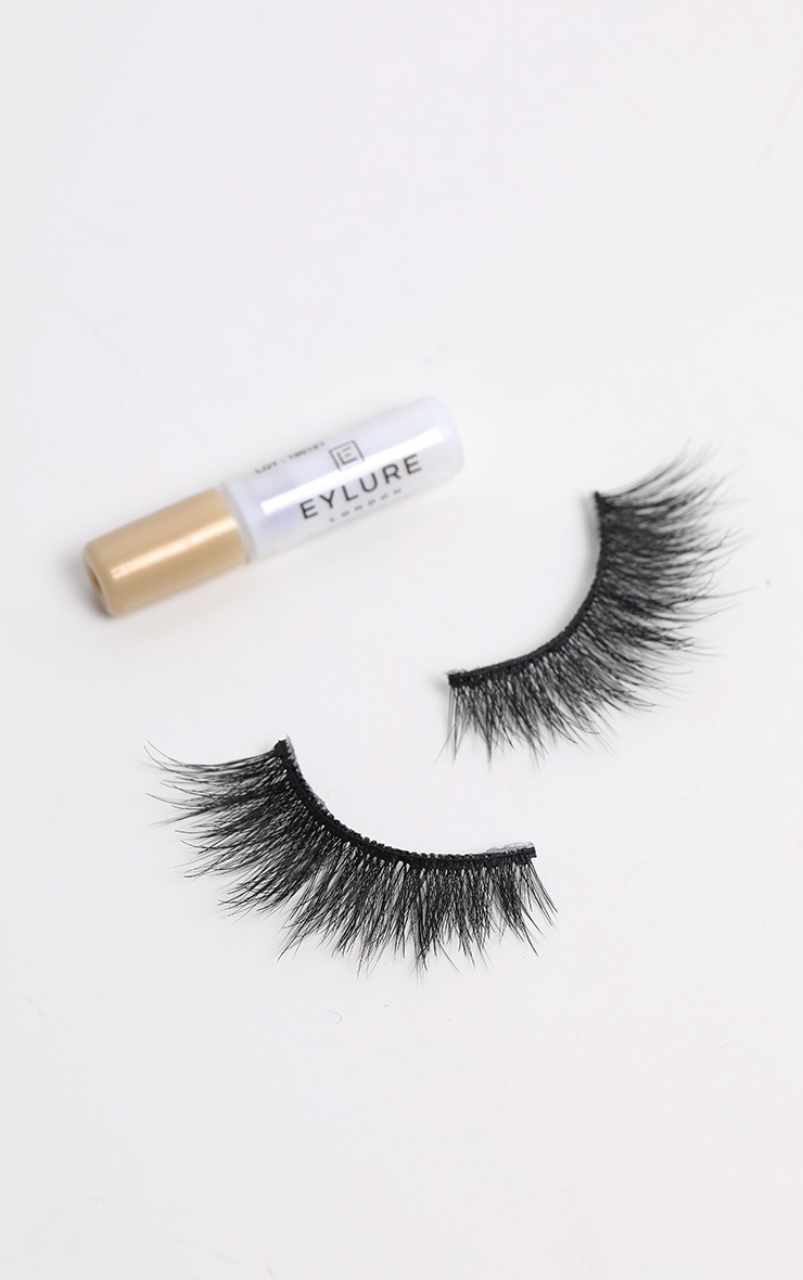 Eylure Dramatic 3D No.196 Eyelashes image 2