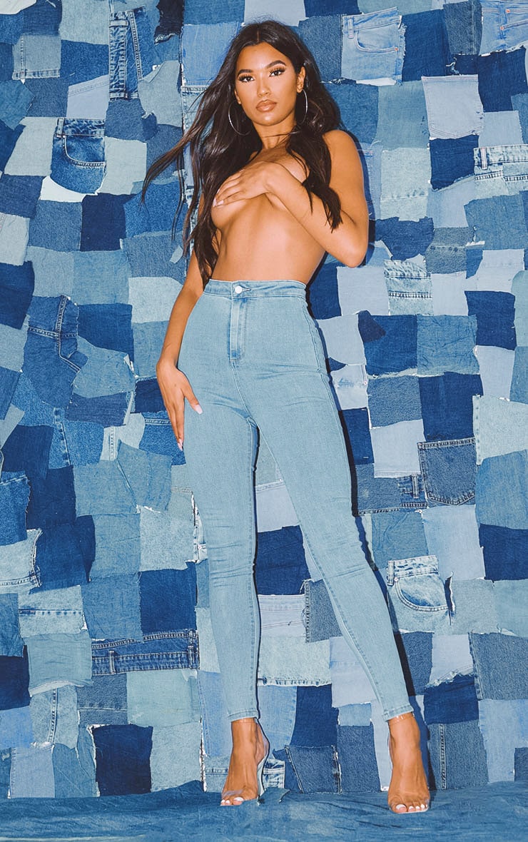 PRETTYLITTLETHING Jean skinny disco délavé bleu clair image 6