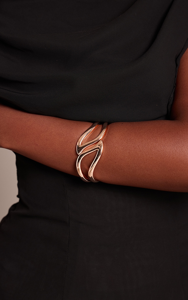 Gold Smooth Cut Out Leaf Clasp Cuff
