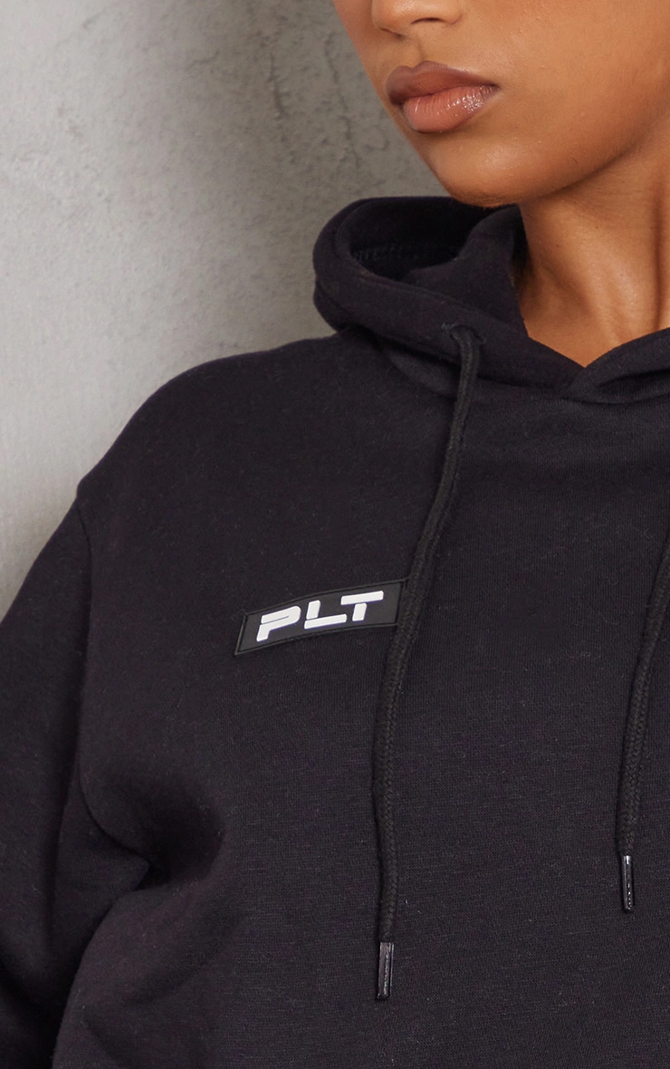 PRETTYLITTLETHING Hoodie oversize noir à badge logo image 4