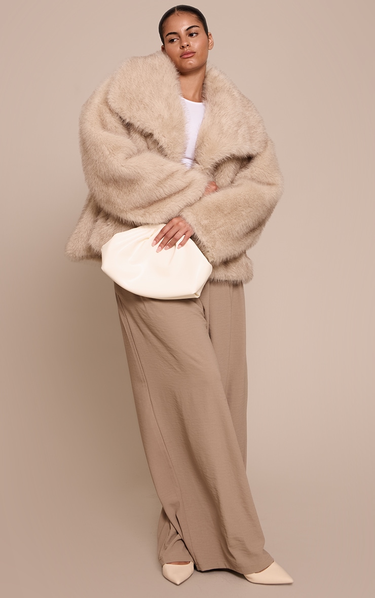 Plus Beige Faux Fur Short Shawl Collar Coat image 3