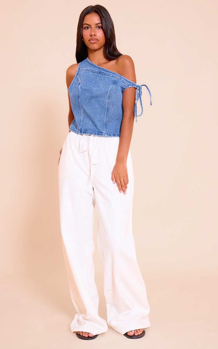 Petite Crop top asymétrique en jean bleu délavé image 3