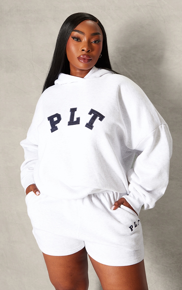 PRETTYLITTLETHING Plus Ash Grey Logo Oversized Sweat Shorts image 4
