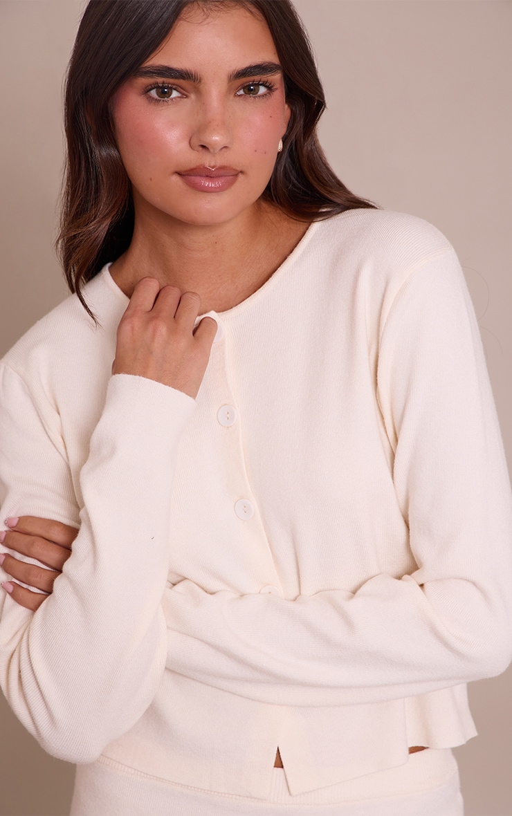 Cardigan en maille tricot compacte crème sans revers image 4