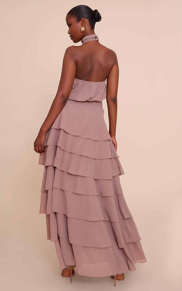 Robe longue en mousseline de soie taupe à étages image 2