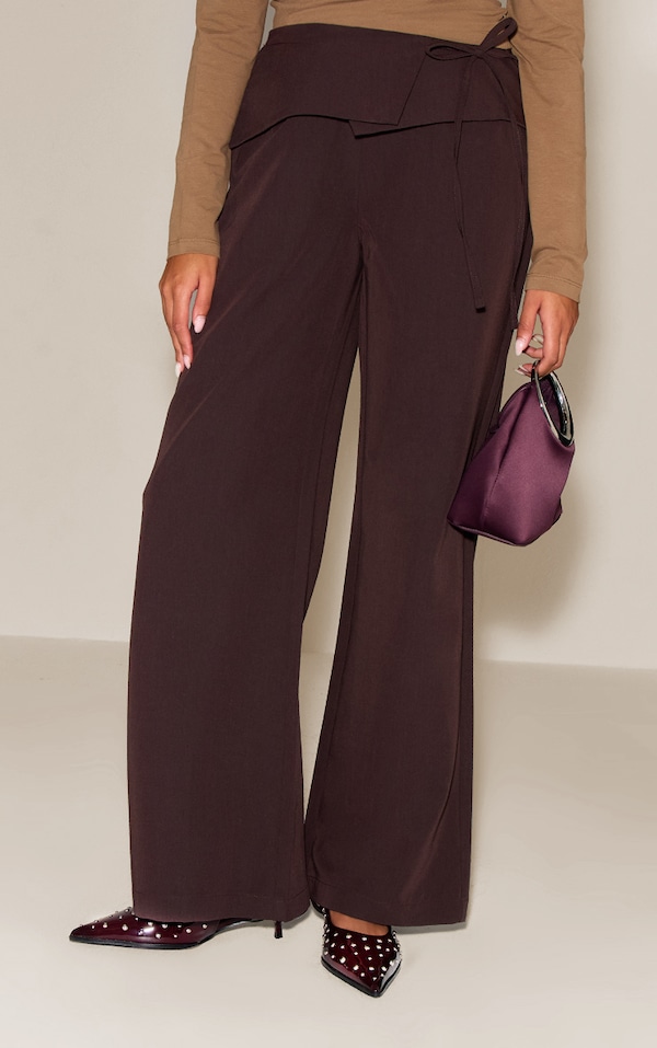 Escarpins en PU verni bordeaux à talon kitten et clous