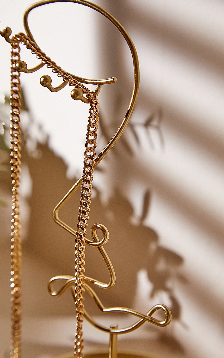 Wire shop jewellery stand