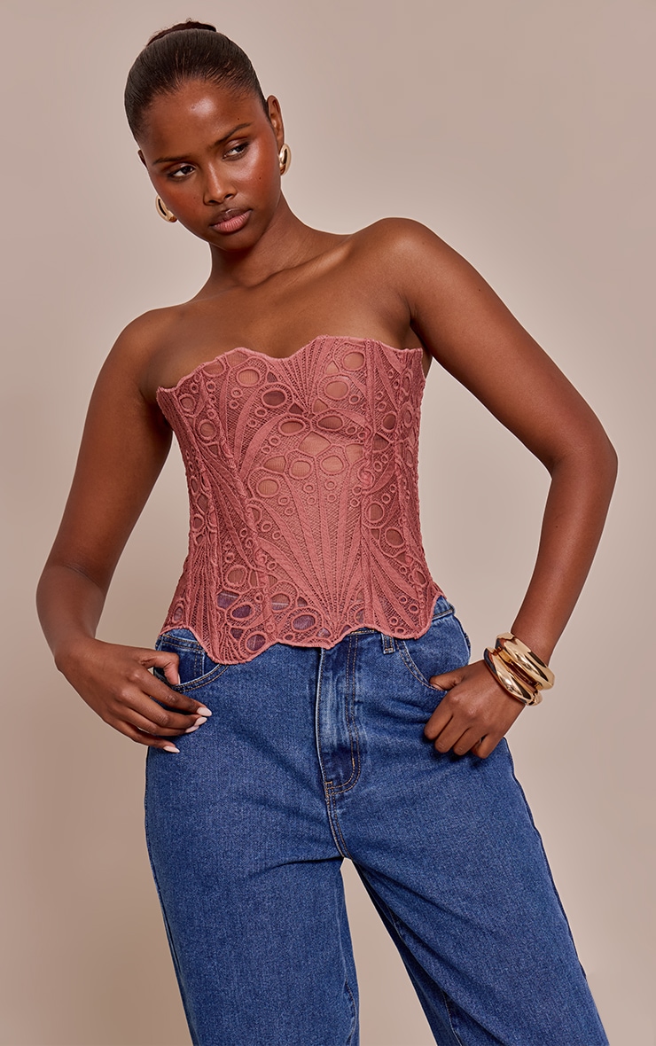 Corset en dentelle texturée vieux rose transparente fleurie image 1
