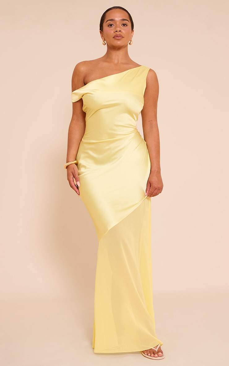 Shape Robe longue satinée crème au beurre à épaule dénudée et ourlet transparent contrastant image 1