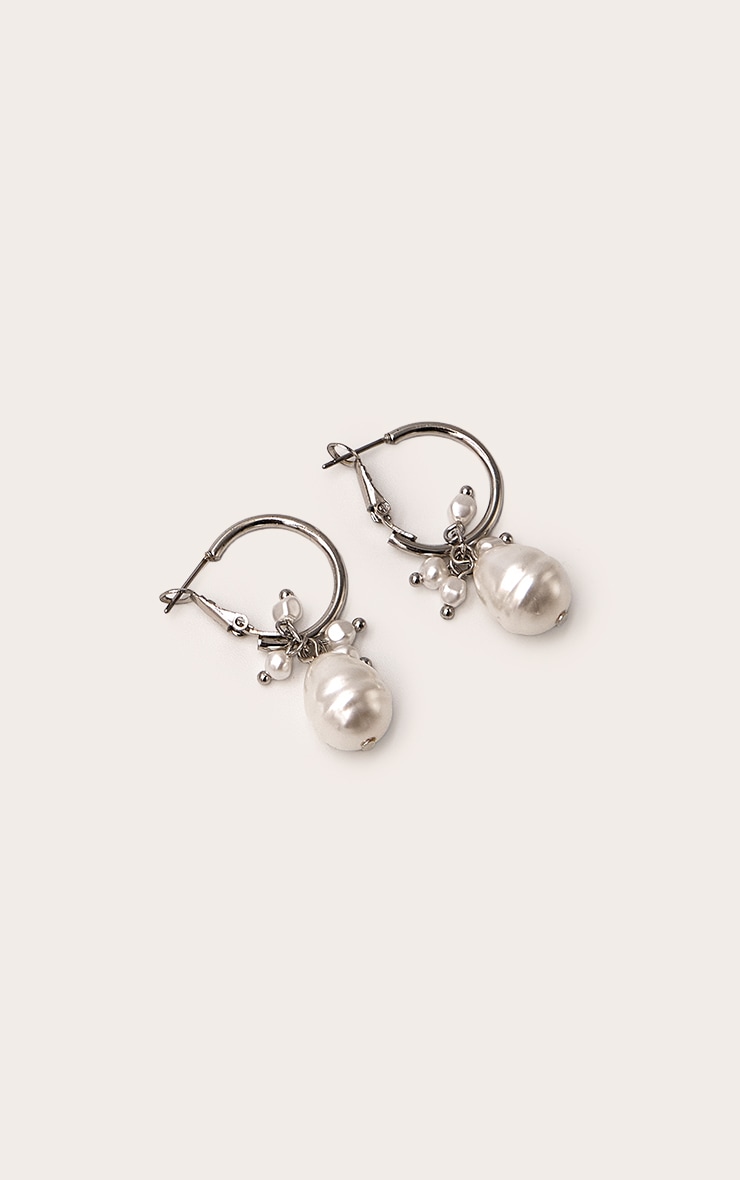 Silver Smooth Draped Pearl Hoop Earrings image 3