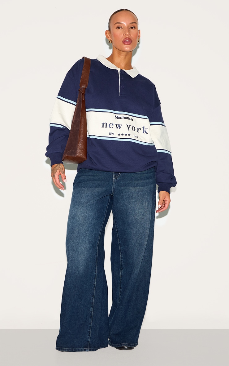 Plus Sweat deluxe bleu marine brodé "New York" à col contrastant image 3