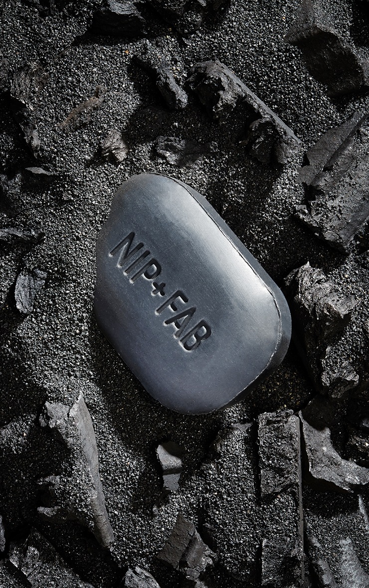 NIP+FAB Charcoal and Mandelic Acid Fix Cleansing Bar