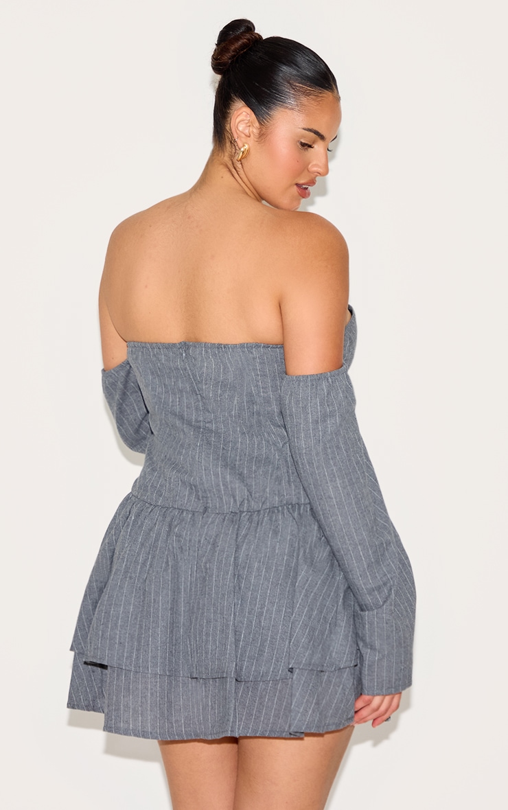 Plus Robe droite gris clair finement rayée à col bardot et détail bonnets image 2