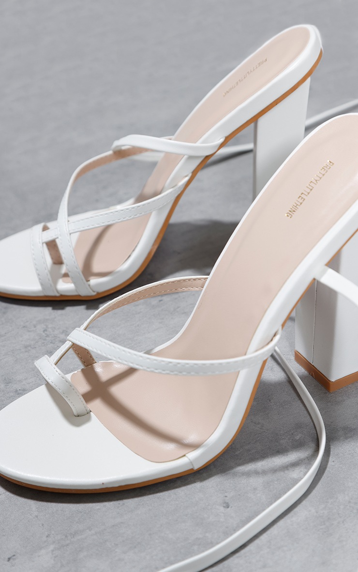 toe loop heeled sandals