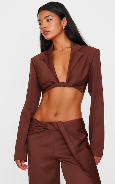 Blazer court marron chocolat à manches longues et détail torsadé