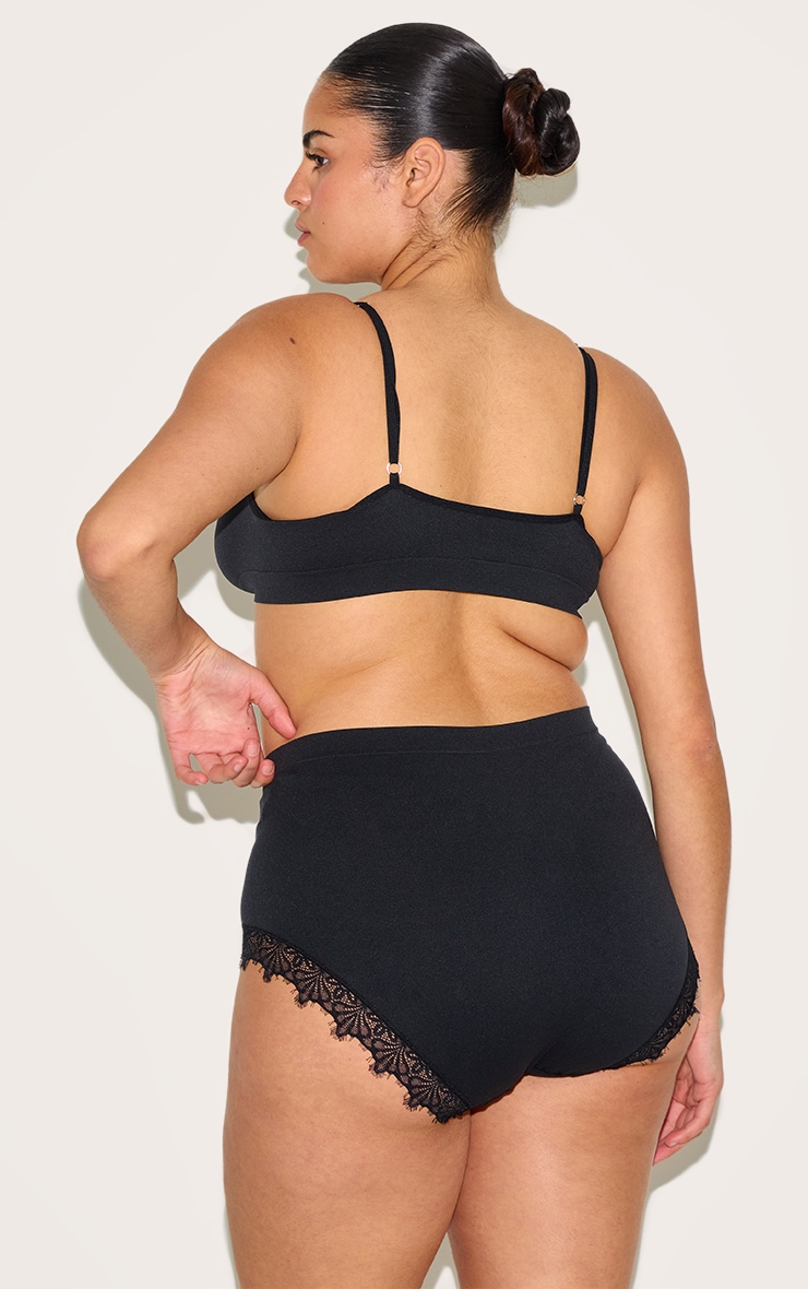 Plus Culotte Noire Ornée de Dentelle image 2