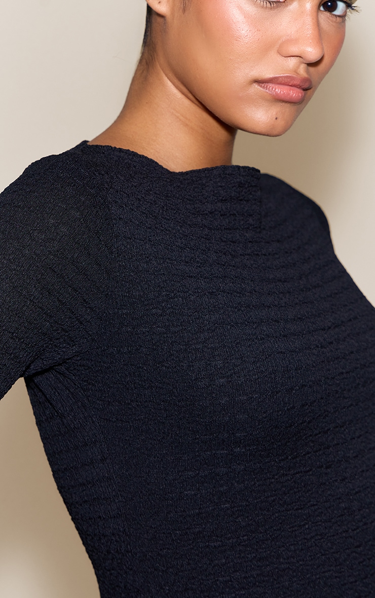 Black Textured Boat Neck Long Sleeve Shift Dress image 4