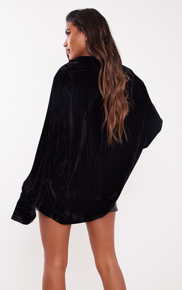 Chemise très oversize noire en velours doux image 2