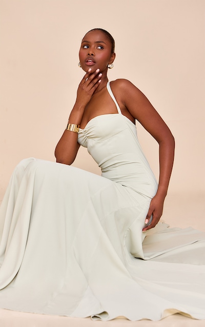 Robe longue tissée sauge à buste plissé et dos nu