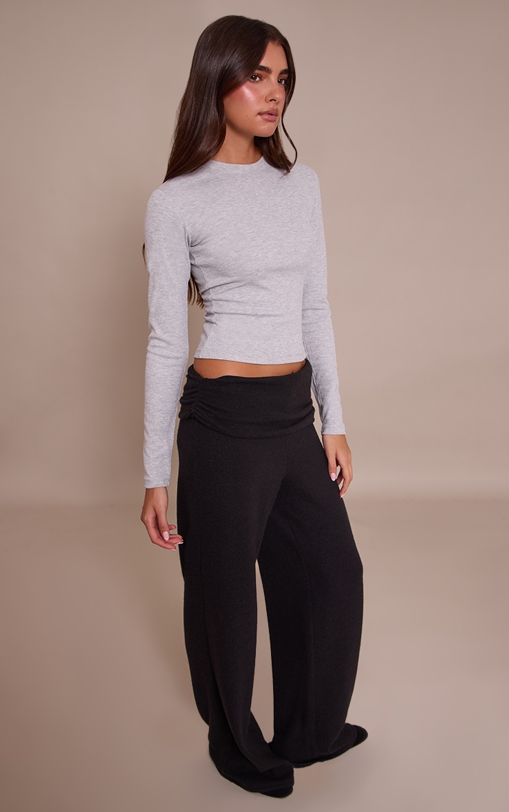 Pantalon droit en effet laine noir à détail replié image 2