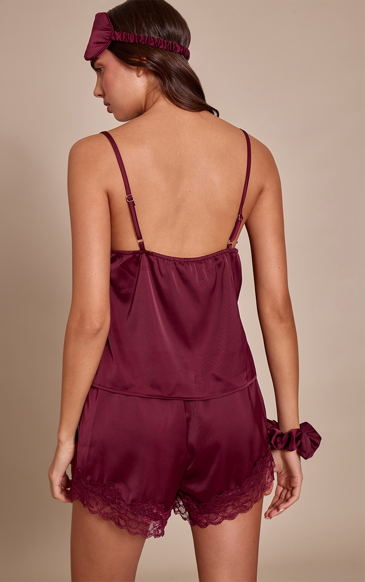 Pochette cadeau vêtements de nuit satinés bordeaux image 3