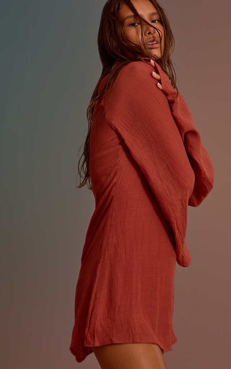 Robe de plage en effet lin rouille à manches flûtes et anneau image 3
