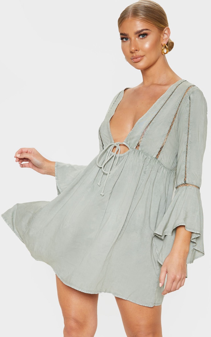Robe de plage kaki pâle à lien et manches volantées