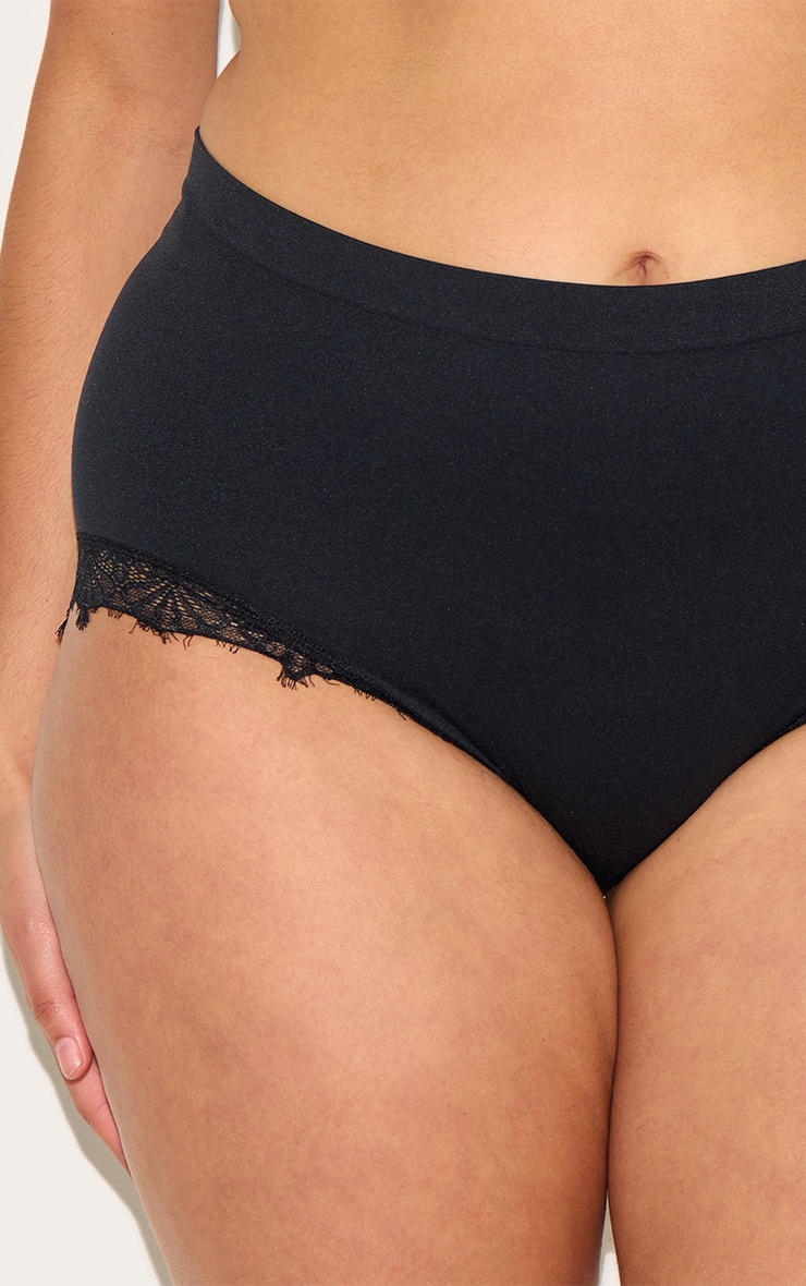 Plus Culotte Noire Ornée de Dentelle image 4