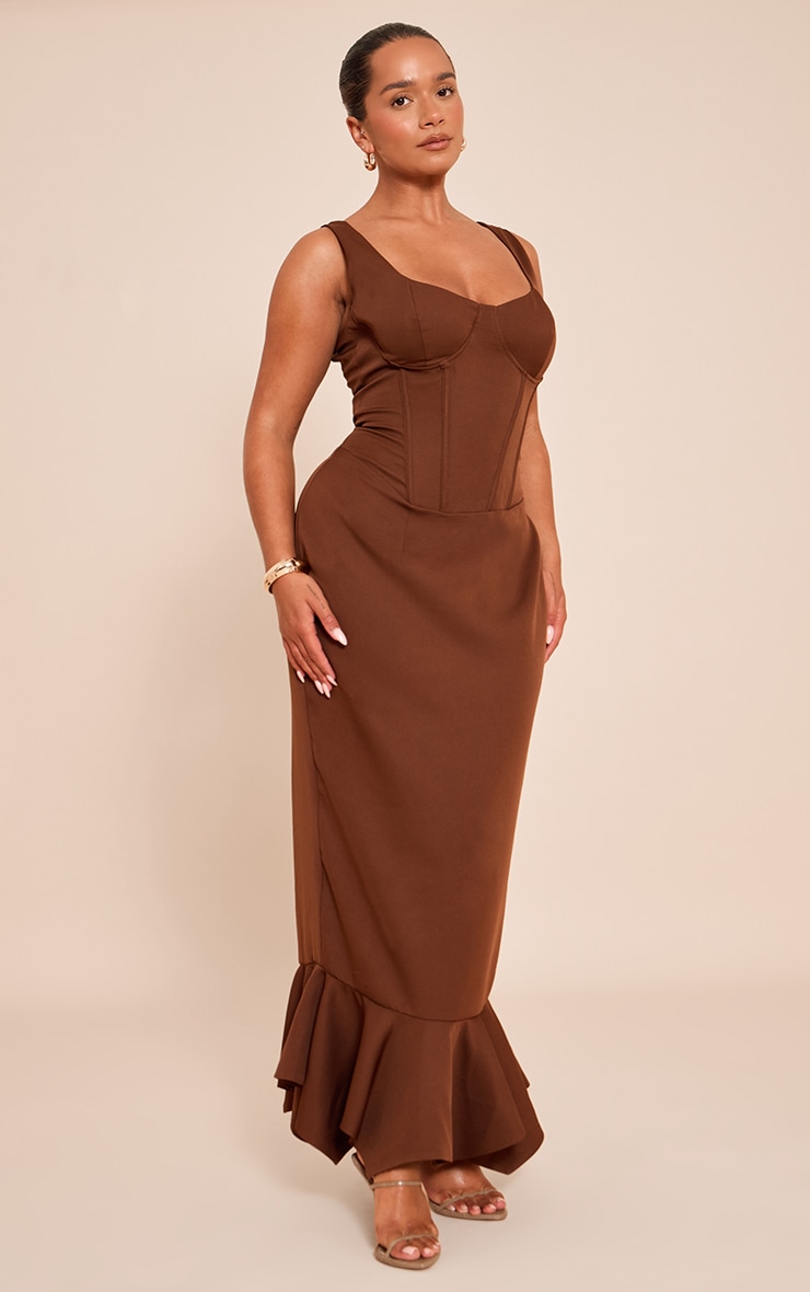 Shape Robe longue chocolat à détail corset et ourlet volanté image 1