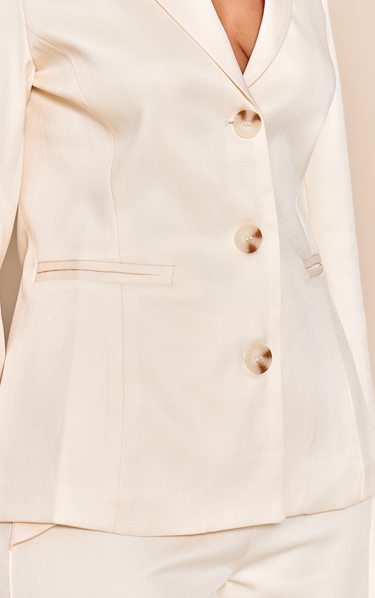 Petite Blazer crème au beurre à trois boutons image 4
