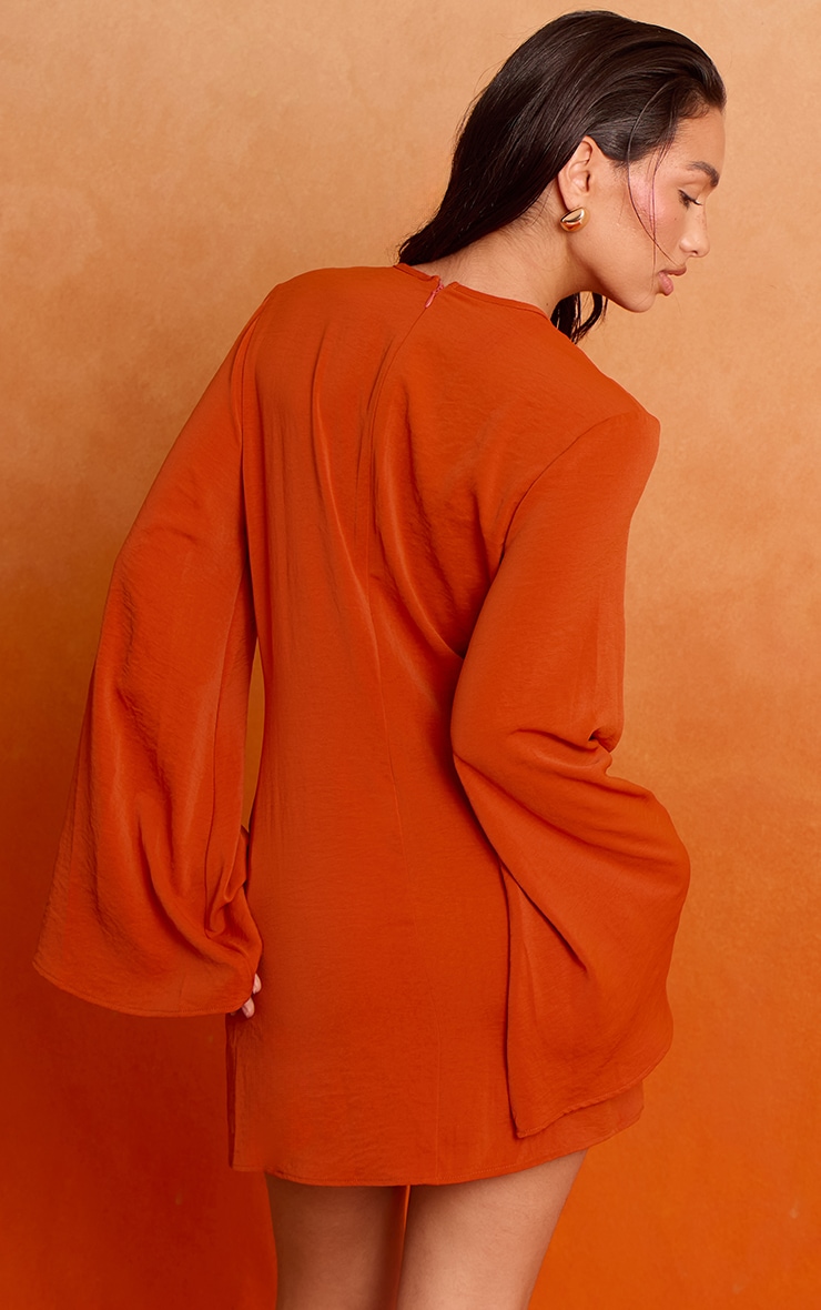 Mini robe trapèze fluide tissée rouille à décolleté et anneau image 2