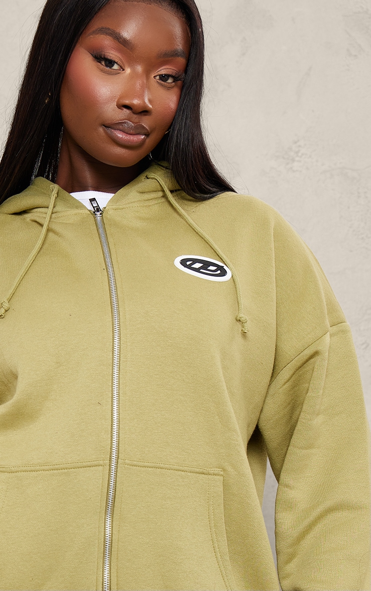 PRETTYLITTLETHING Plus Olive Logo Badge Oversized Zip Through Hoodie image 4