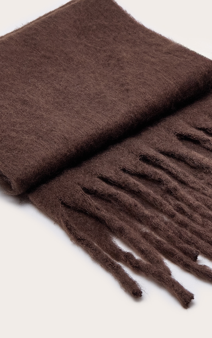 Écharpe en maille tricot brossée chocolat à franges image 3