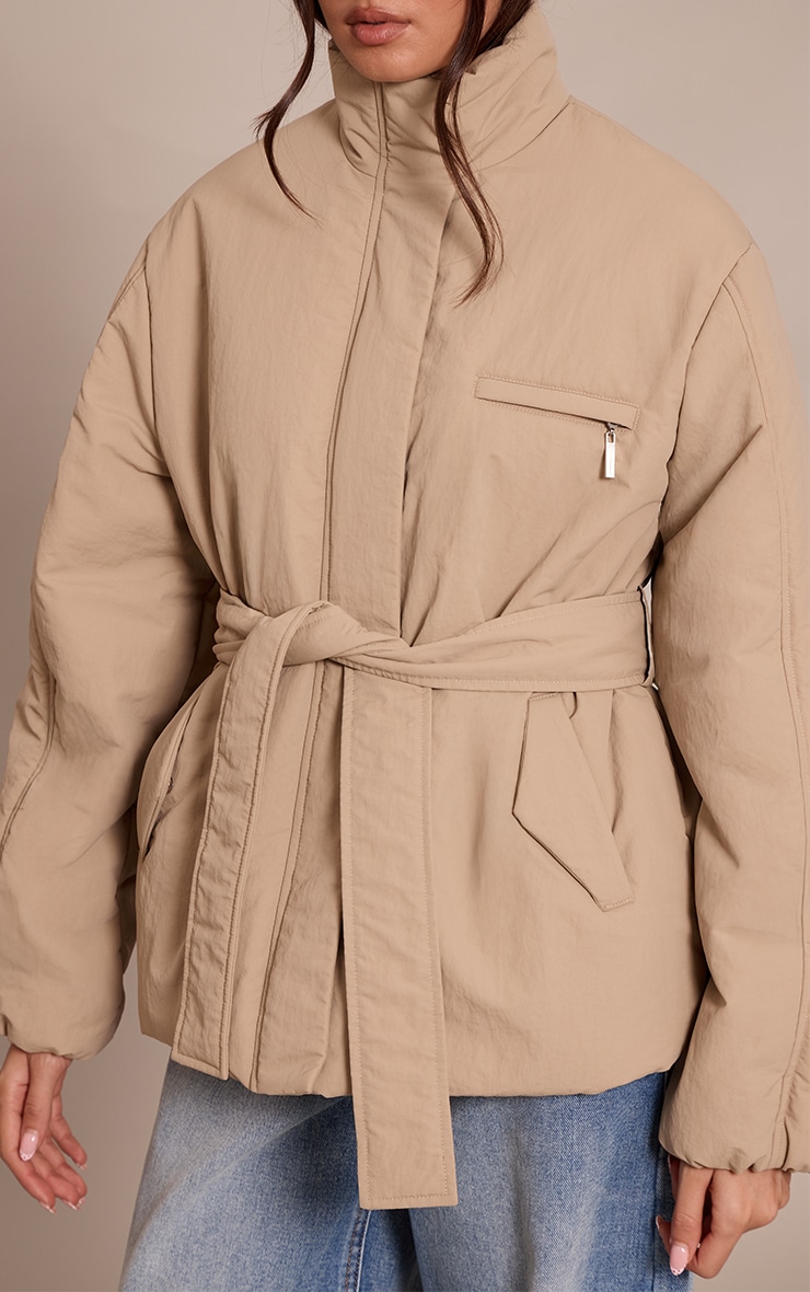 Manteau matelassé gris pierre à taille nouée image 4