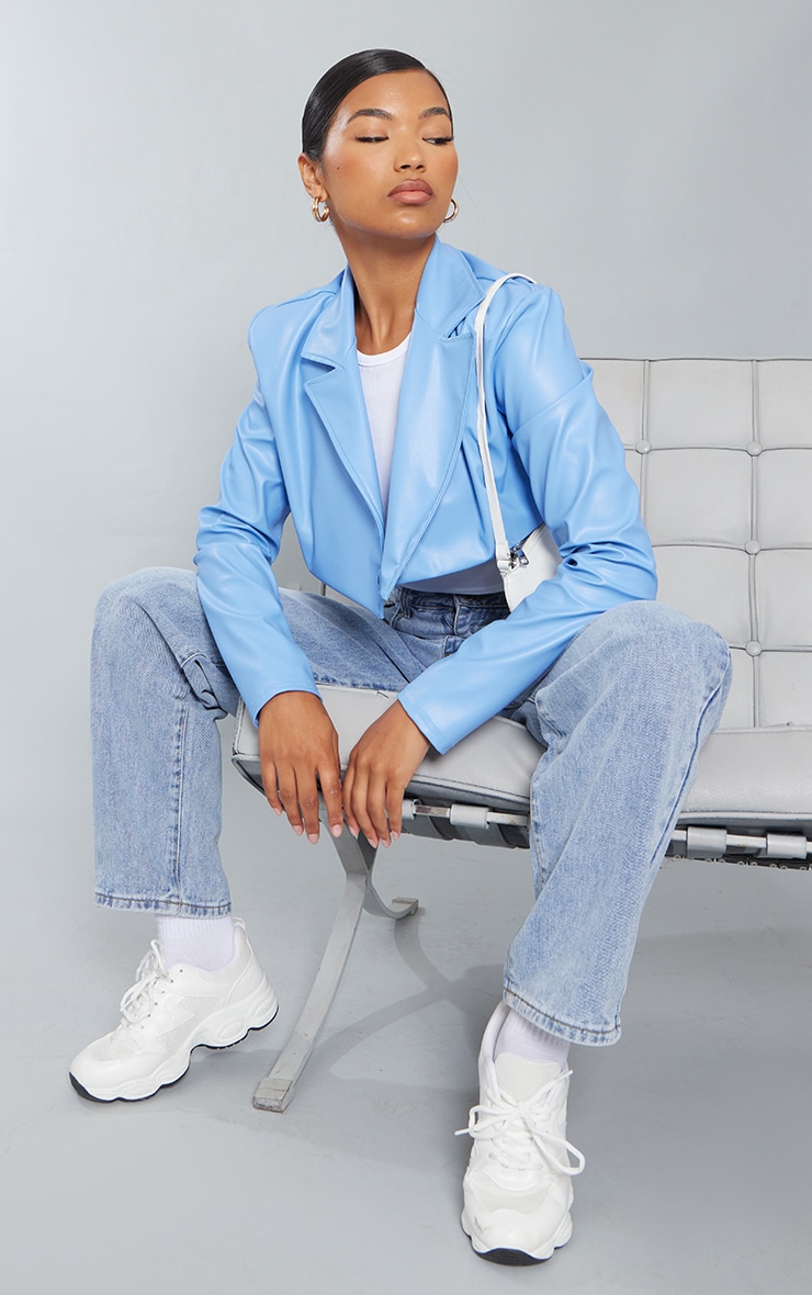 Blazer court basique en PU bleu à épaulettes carrées image 1