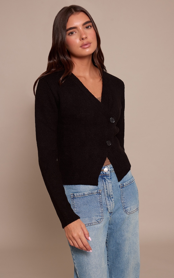 Cardigan en maille tricot noire à boutons asymétriques