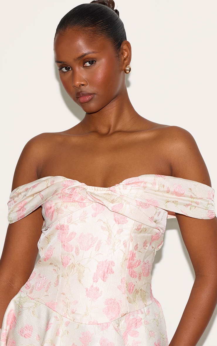 Robe droite en jacquard rose à col bardot image 4