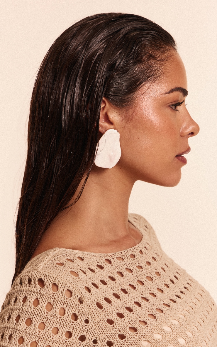 Boucles d'oreilles XXL oversize abstraites crème effet vagues image 1
