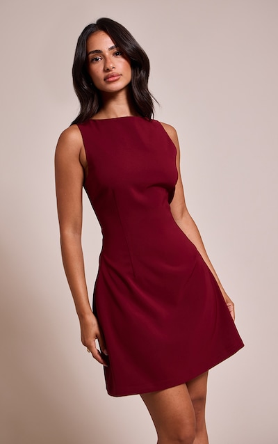 Petite Mini robe tissée bourgogne à dos ouvert