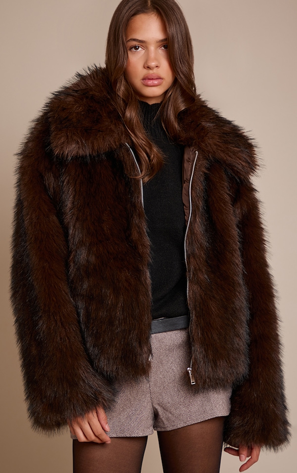 Manteau en fausse fourrure chocolat à col oversize