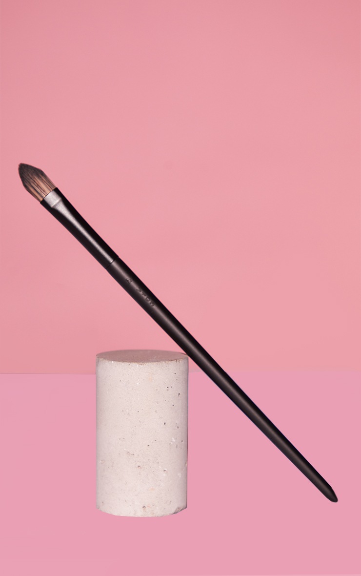 Morphe V103 Tapered Concealer Brush PrettyLittleThing IE