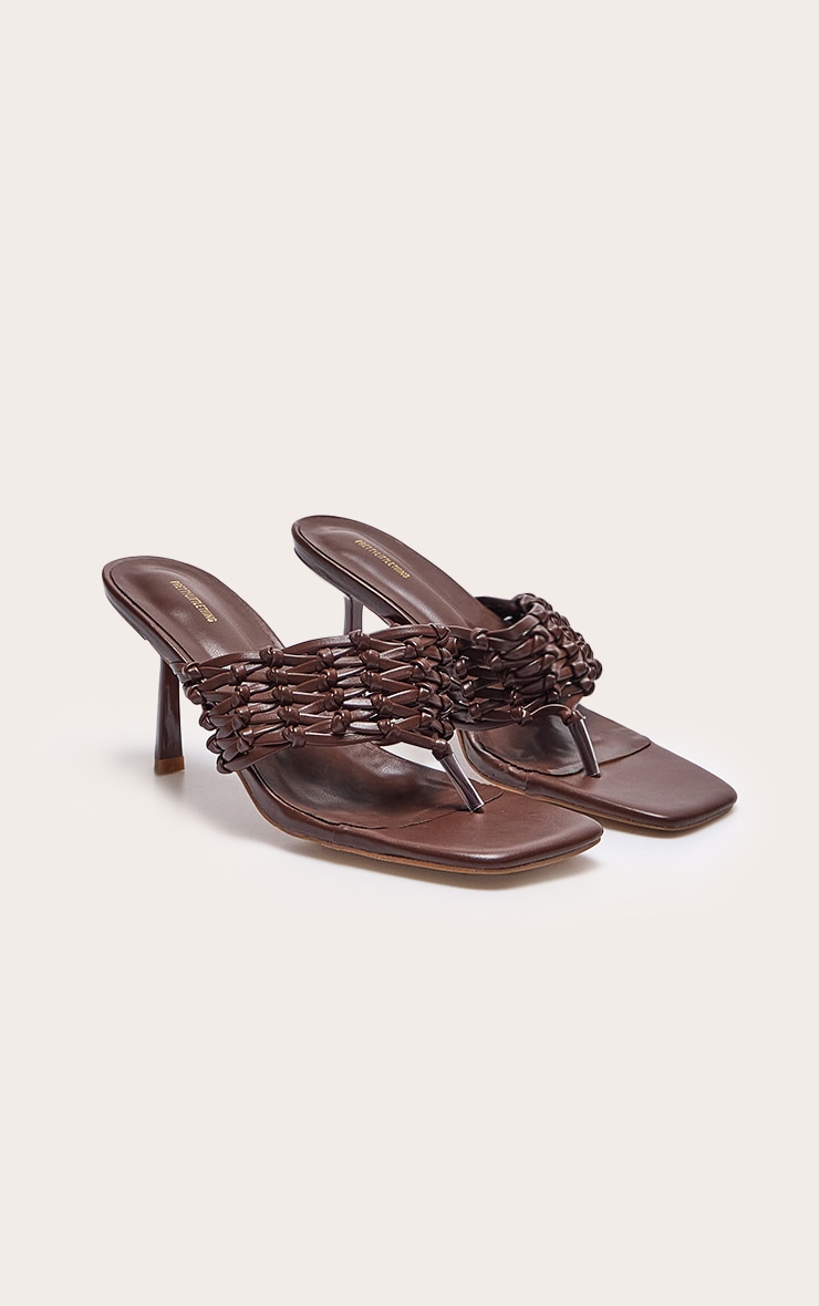 Mules style tongs carrées en PU chocolat à talon moyen et bride tissée image 2