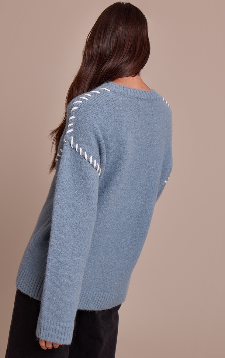 Pull en maille tricot bleu poudré à coutures point droit image 2