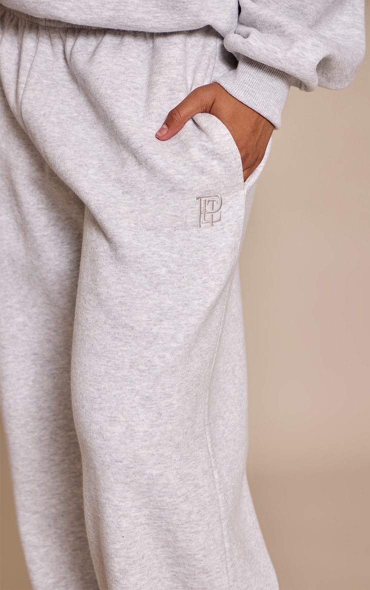 Petite Ash Grey Prettylittlething Straight Leg Sweatpants image 4