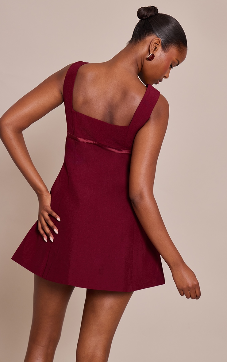 Robe droite tissée deluxe bordeaux à détail ceinture image 2