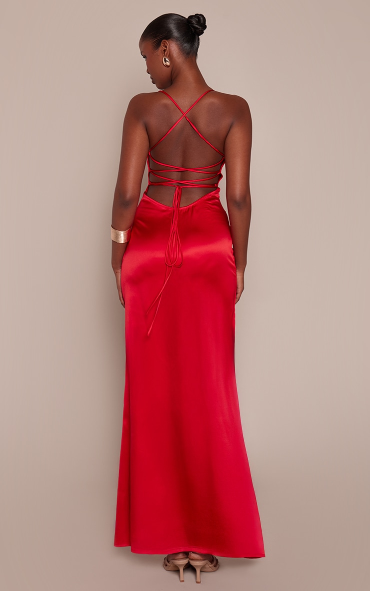 Robe longue satinée rouge à nouer dans le dos image 2