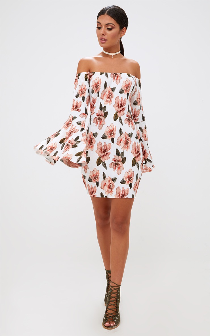 Orange Floral Pleated Extreme Flared Sleeve Dress. Dresses