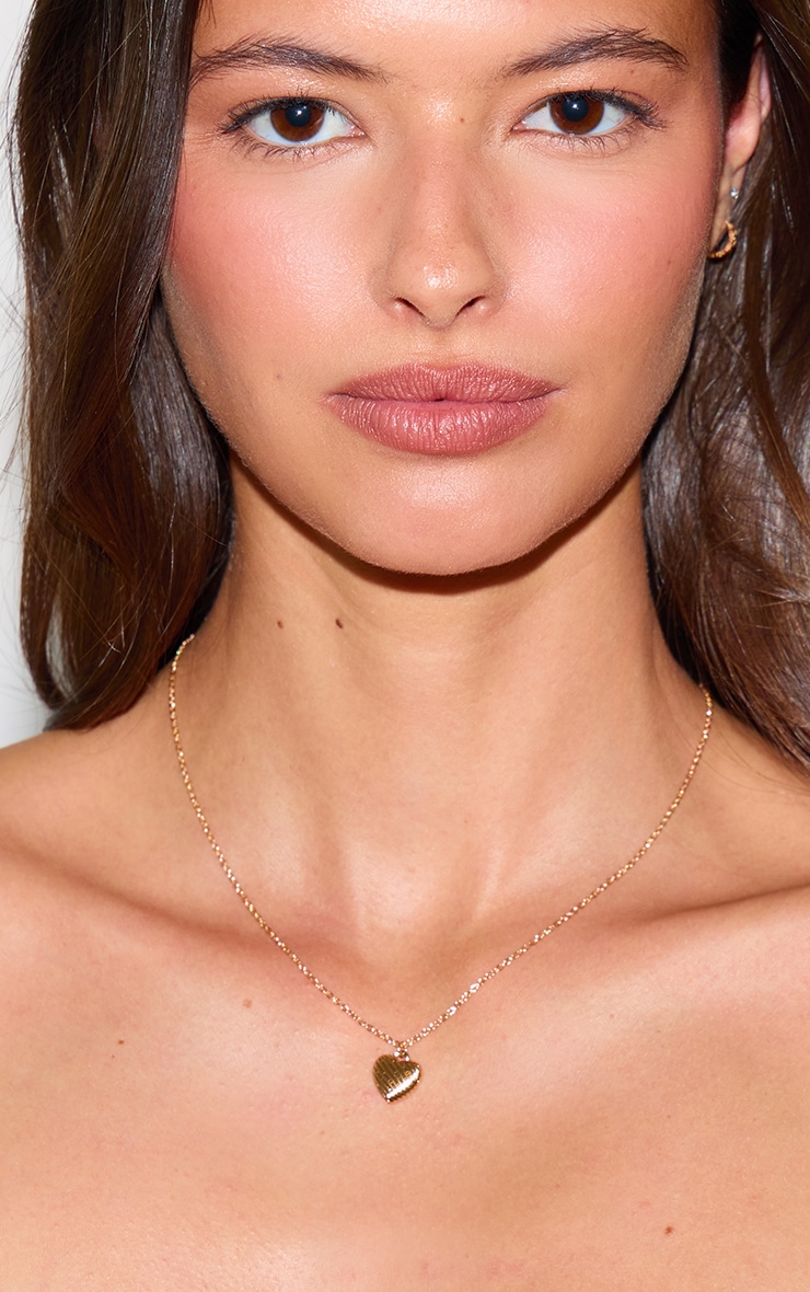 Gold Heart Diagonal Ridge Pendant Necklace image 3
