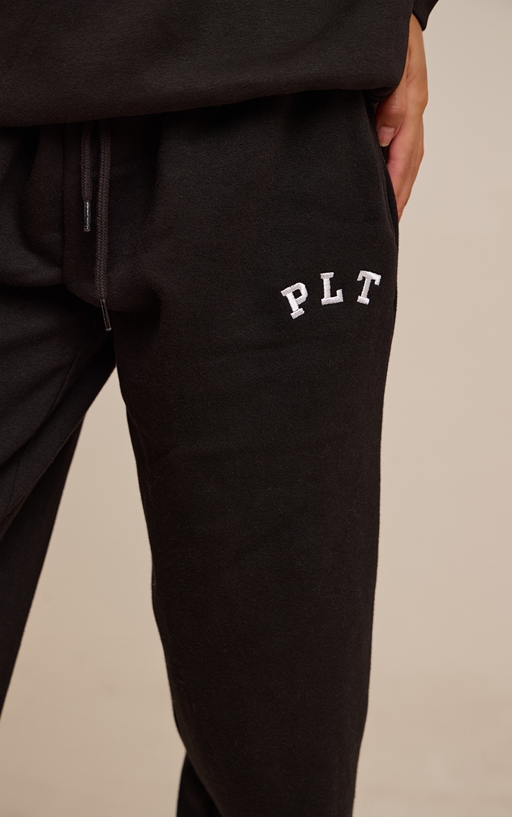 PRETTYLITTLETHING Jogging large noir profond à logo "PLT" image 4