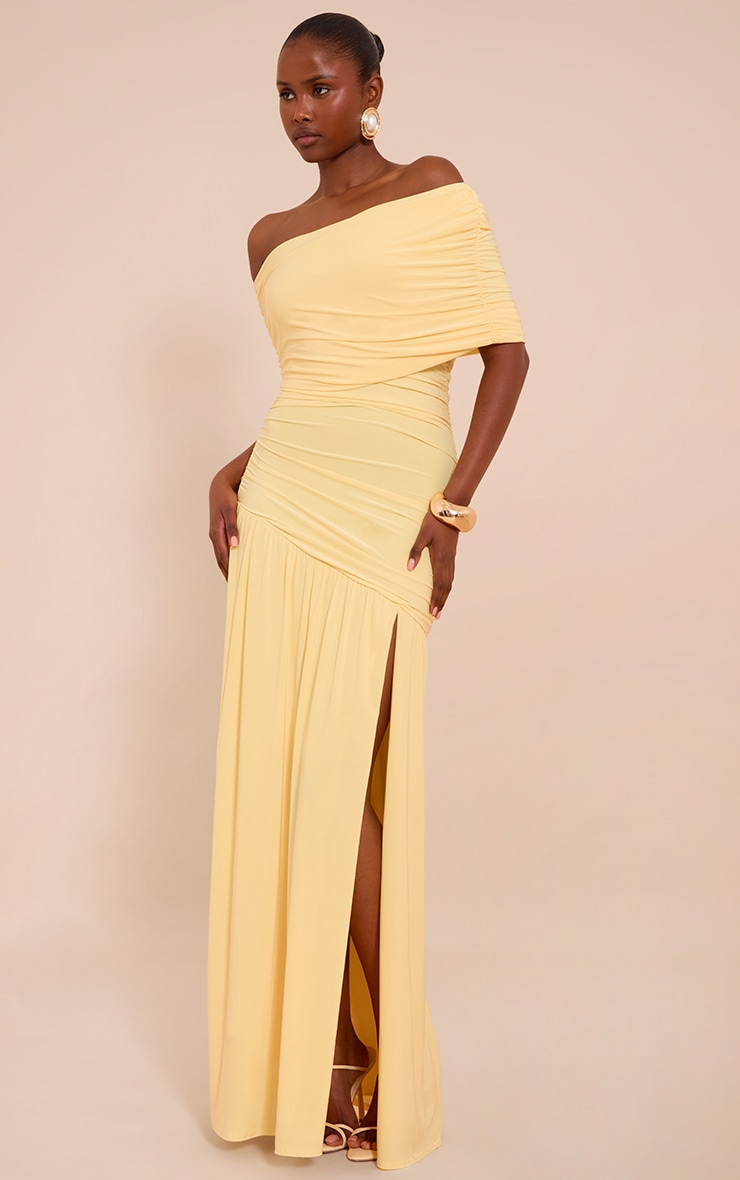 Robe longue moulante jaune citron froncée à col bardot superposé et épaule unique image 1